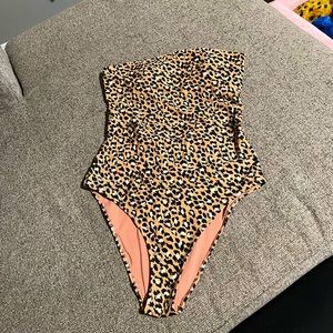 NWOT Aerie Strapless Swimsuit